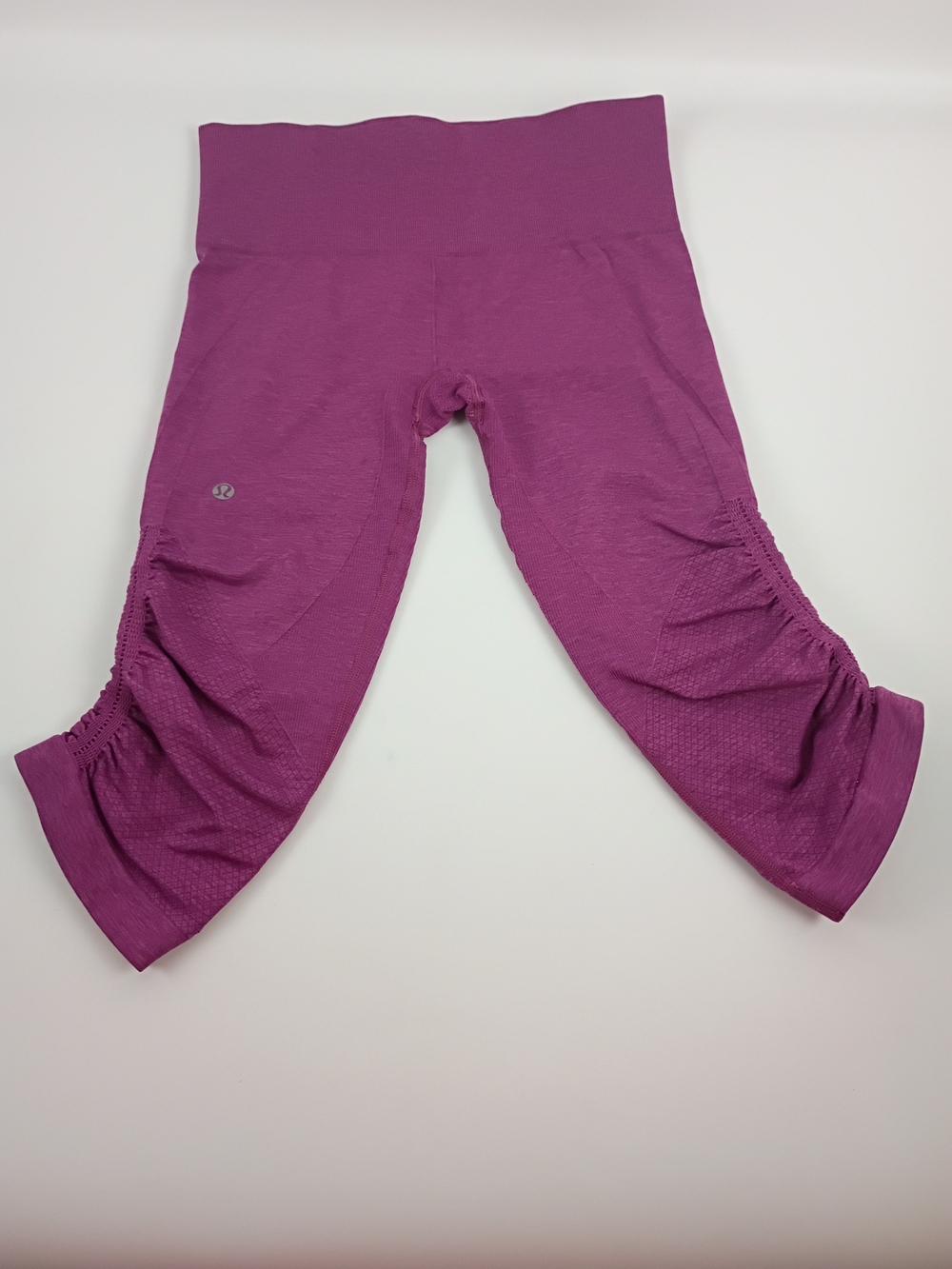lululemon athletica Woman's Size 6 Purple Cropped Athletic Leggings